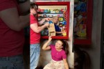 Video - Eine Ladenangestellte mit einer Zaubertasche hereinlegen